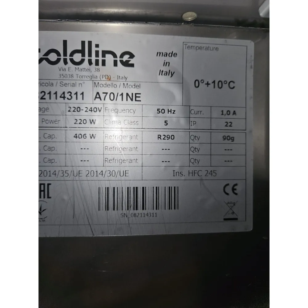 Мало использованный холодильник Coldline 700 л