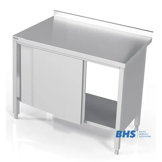 Рабочий стол с раздвижными дверьми