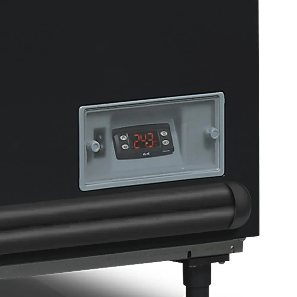 Морозильная - холодильная витрина 718L