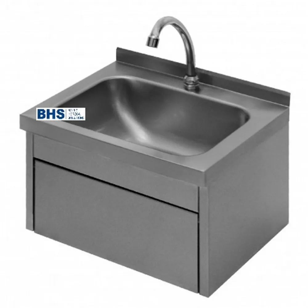 Раковина с краном