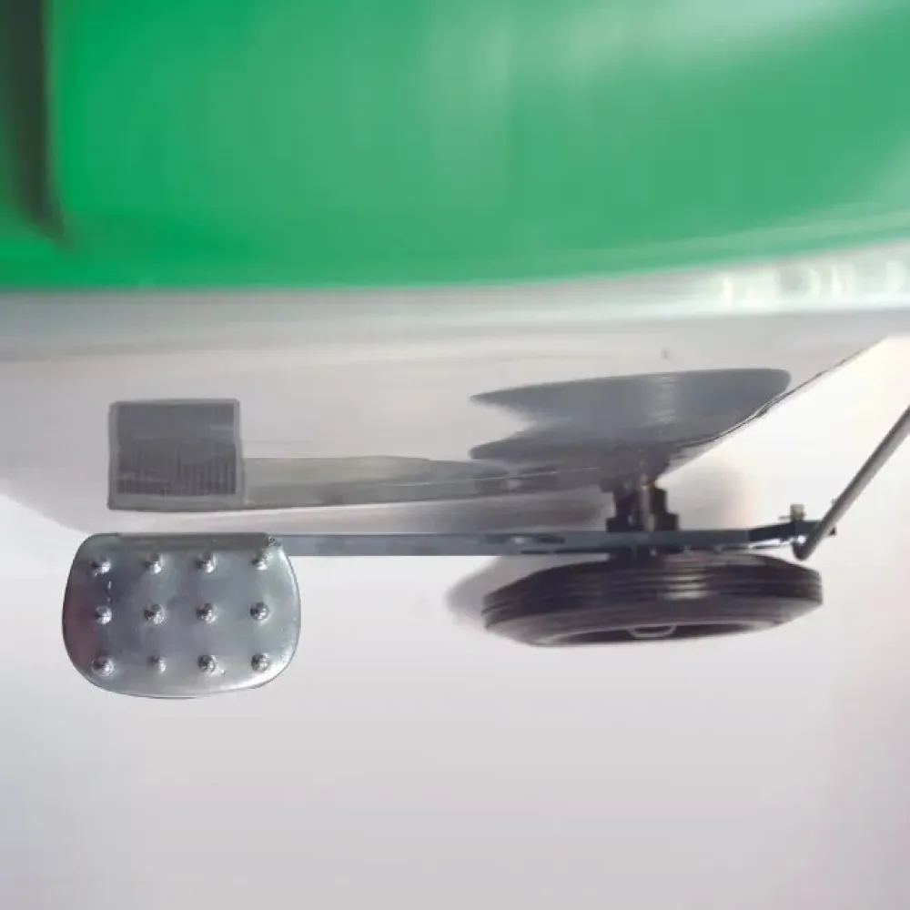 Мобильный контейнер для отходов с зелёной крышкой, 120 л